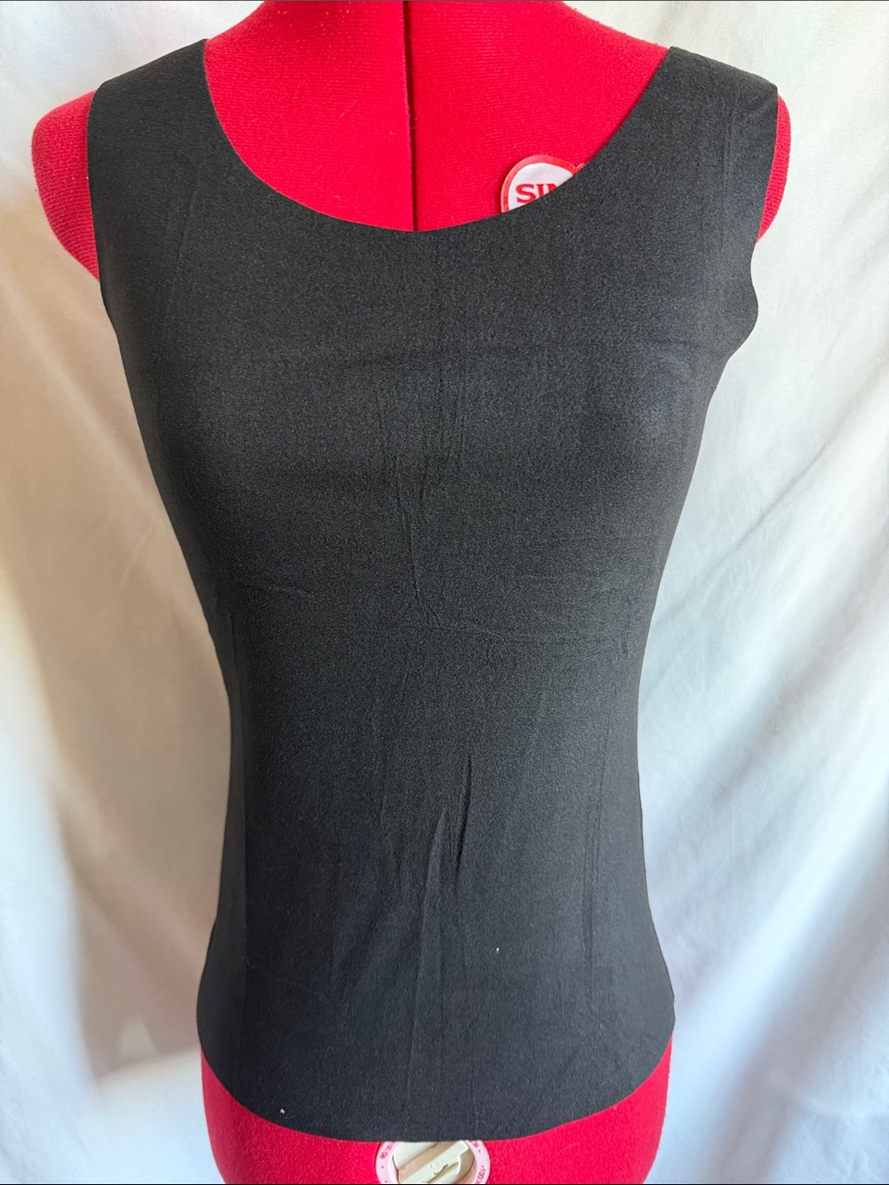 Women's Black Scoop Neck Sleeveless Tank Top